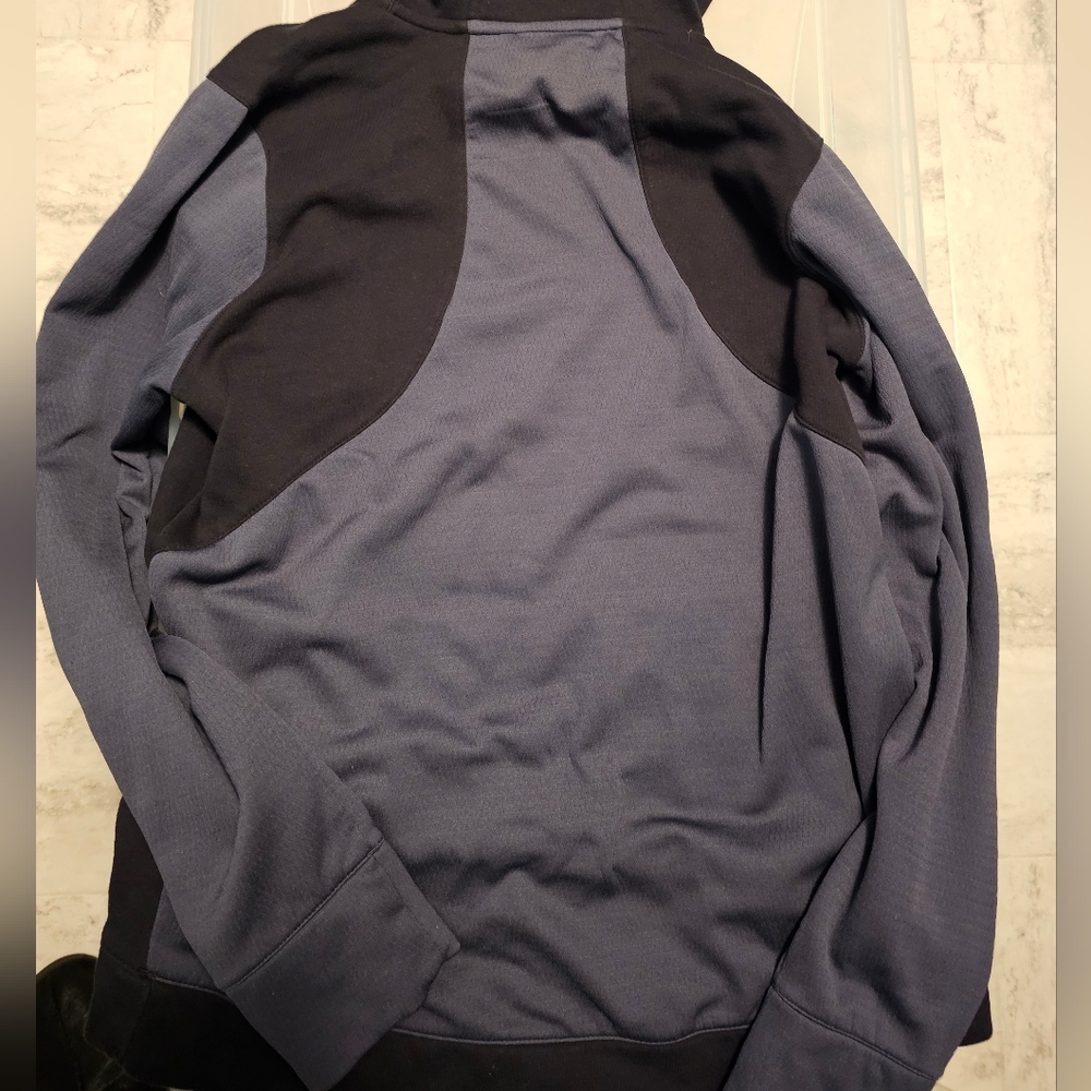 Under Armour Size M Hoodie - Picture 5 of 7